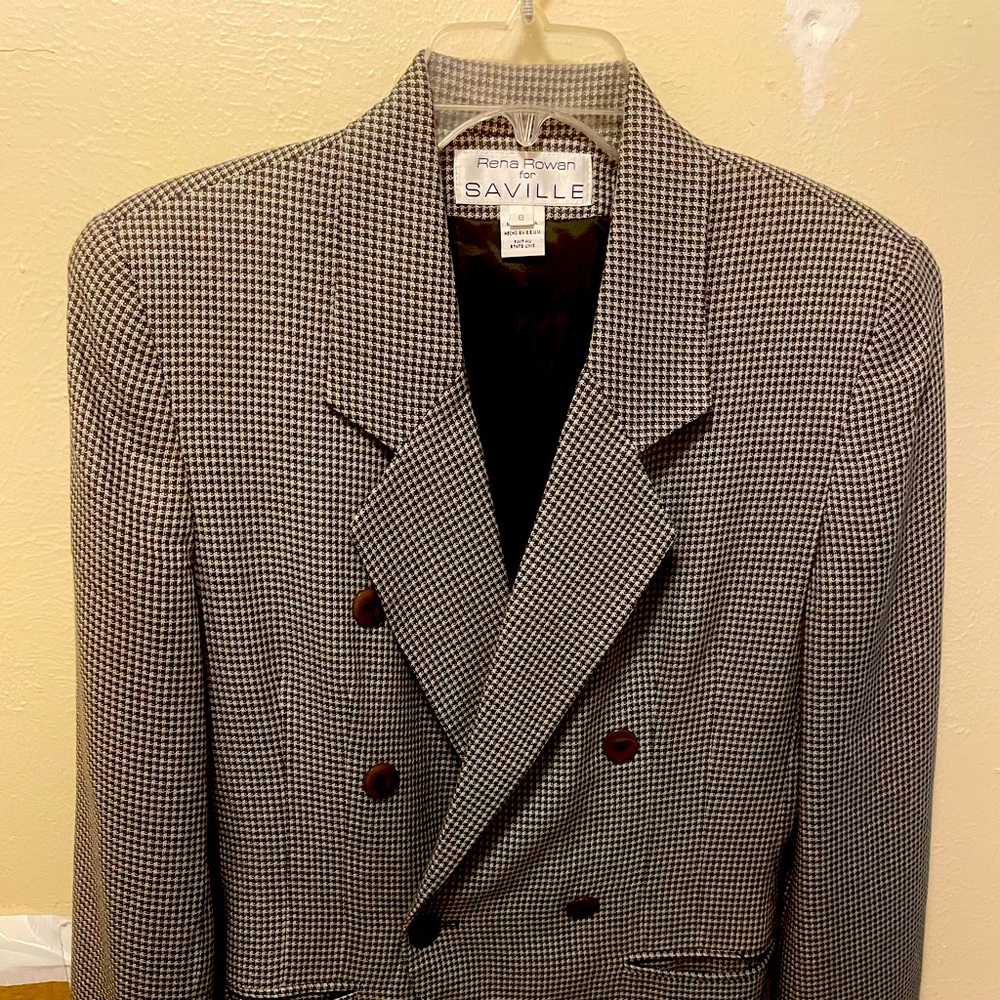 Size 8 classic ladies suit .. blazer and skirt .. brown